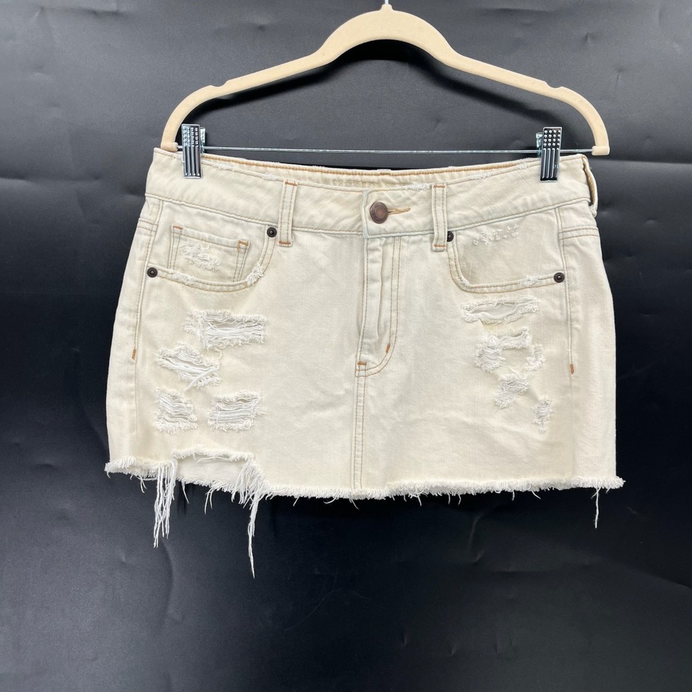 American Eagle y2k micro mini skirt denim distressed Cream low rise 10
